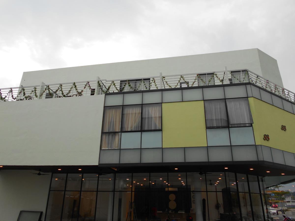 S8 Boutique Hotel Near Klia 1 & Klia 2 Сепанг Екстериор снимка