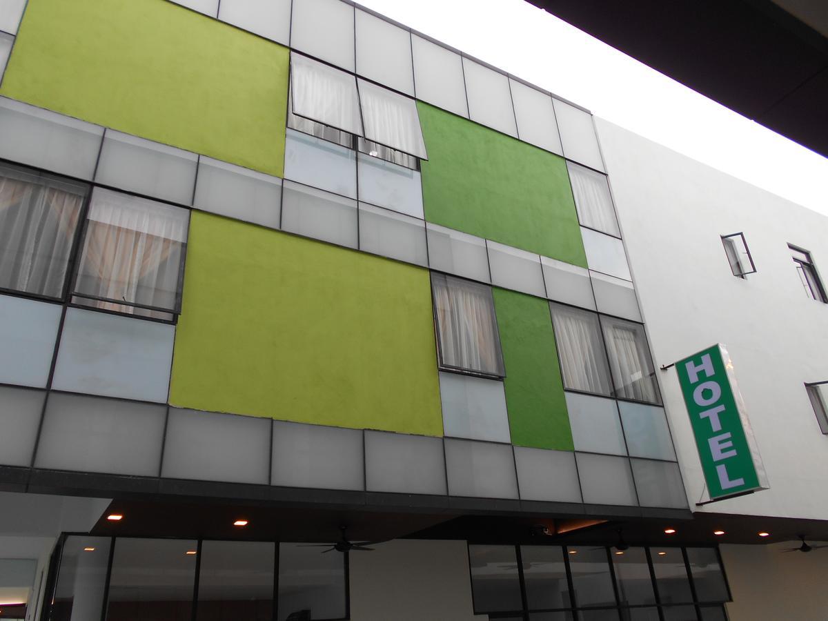S8 Boutique Hotel Near Klia 1 & Klia 2 Сепанг Екстериор снимка