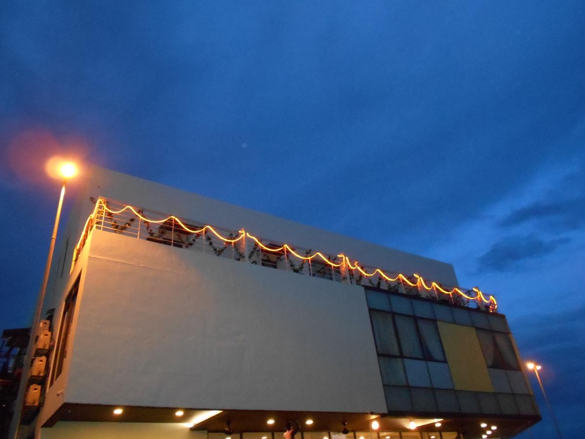 S8 Boutique Hotel Near Klia 1 & Klia 2 Сепанг Екстериор снимка